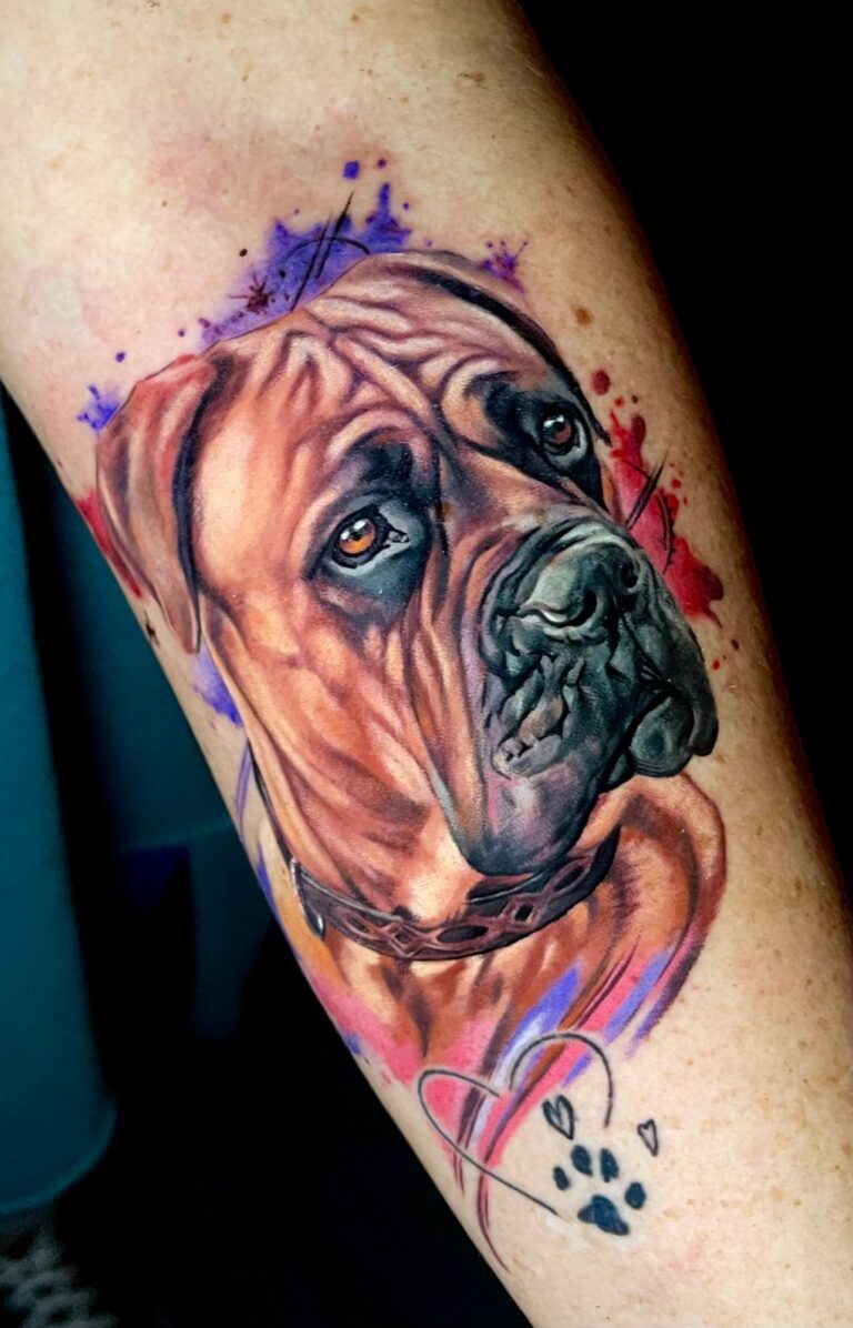 Farbiges Tattoo von Blackout Ink