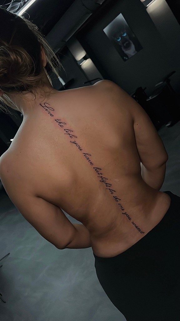 Fineline-Tattoo von Blackout Ink
