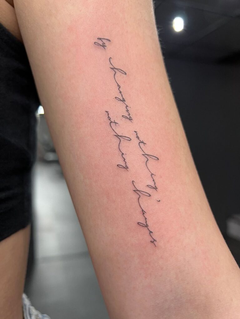 Fineline-Tattoo von Blackout Ink
