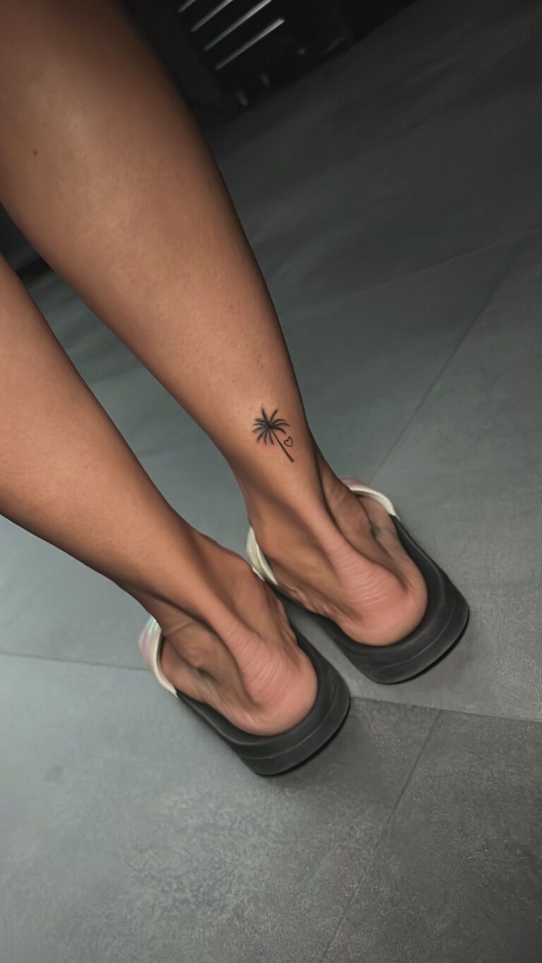 Fineline-Tattoo von Blackout Ink