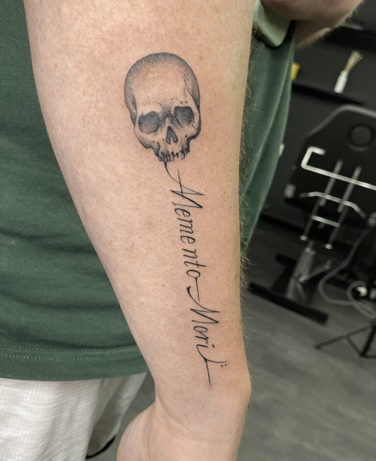 Fineline-Tattoo von Blackout Ink