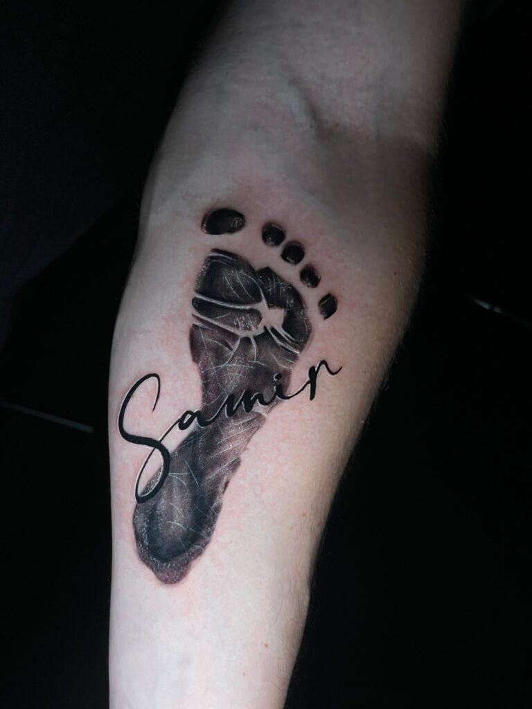 Fineline-Tattoo von Blackout Ink