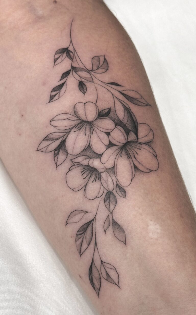 Fineline-Tattoo von Blackout Ink