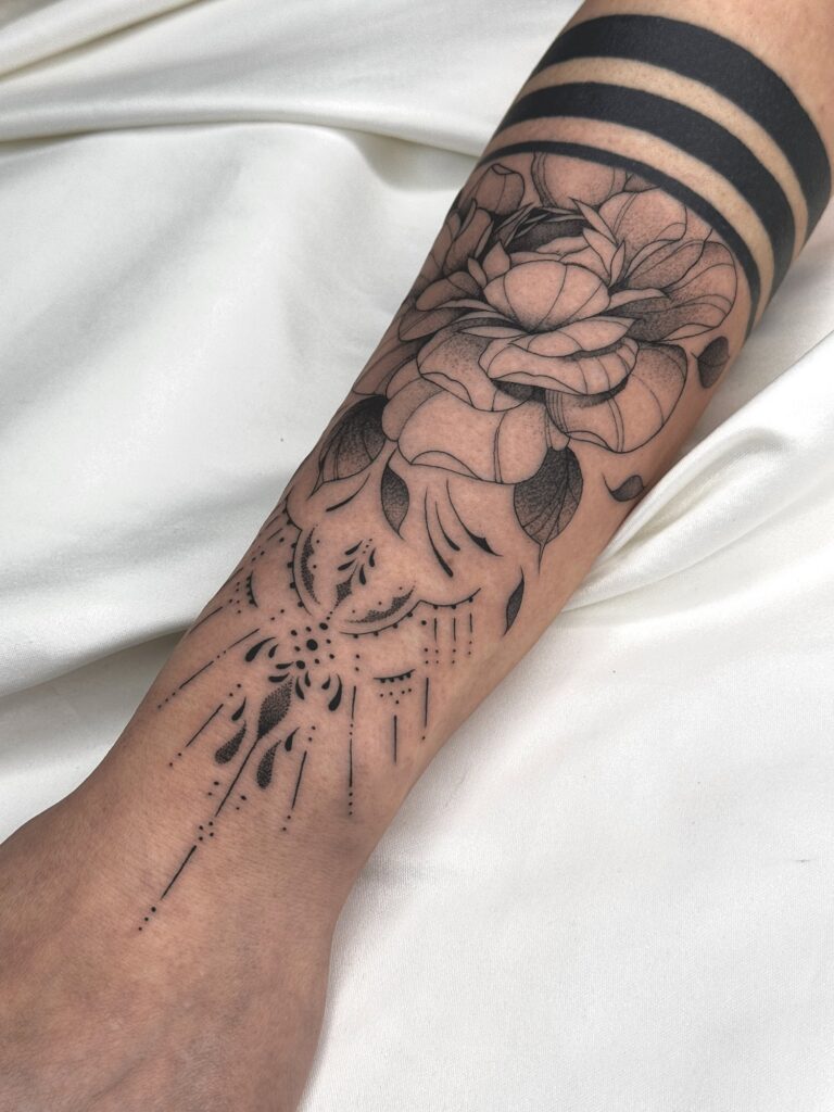 Fineline-Tattoo von Blackout Ink