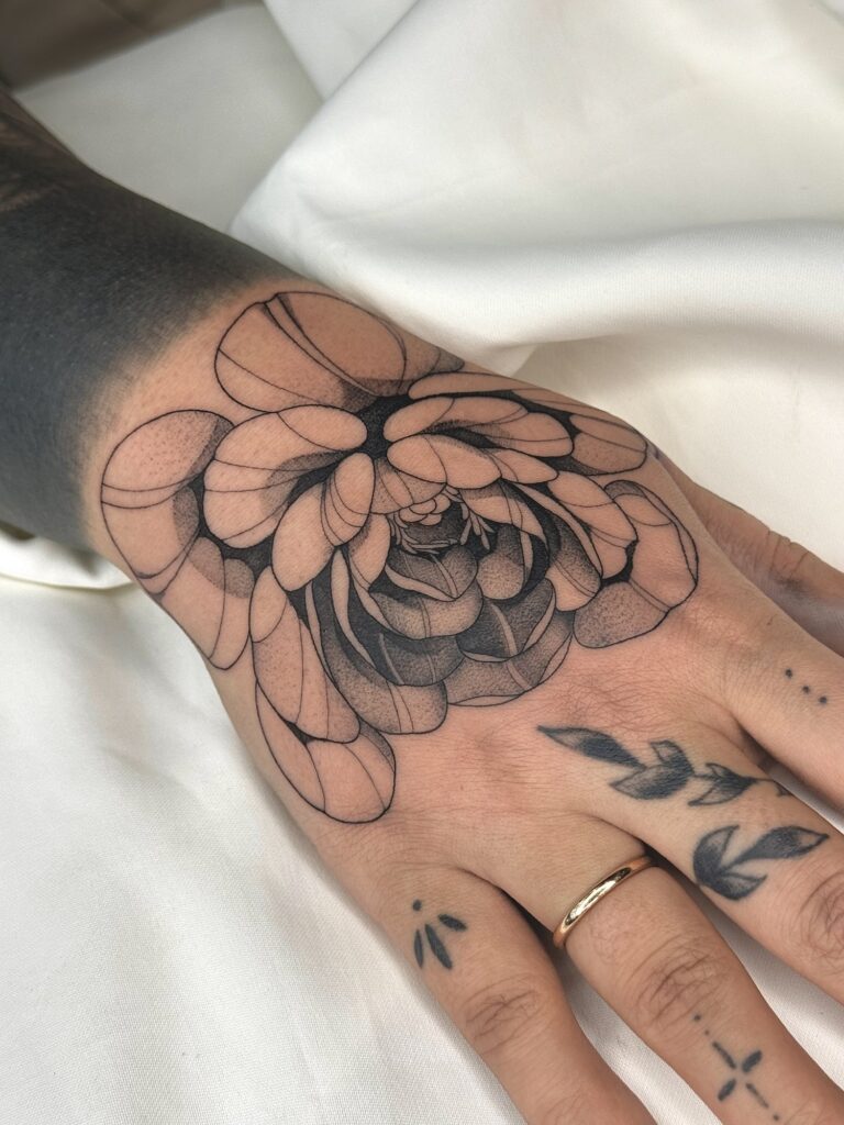 Fineline-Tattoo von Blackout Ink