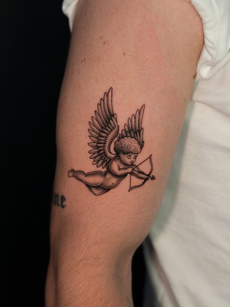 Fineline-Tattoo von Blackout Ink