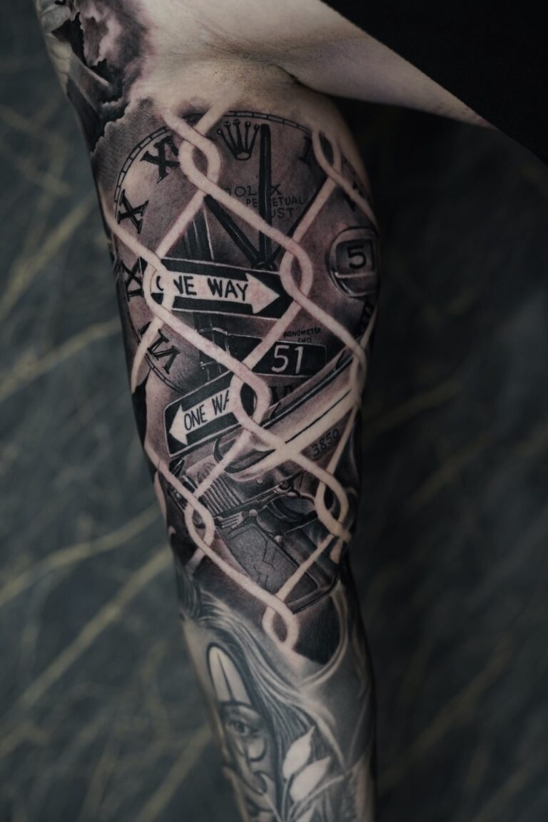 Realistisches Tattoo von Blackout Ink