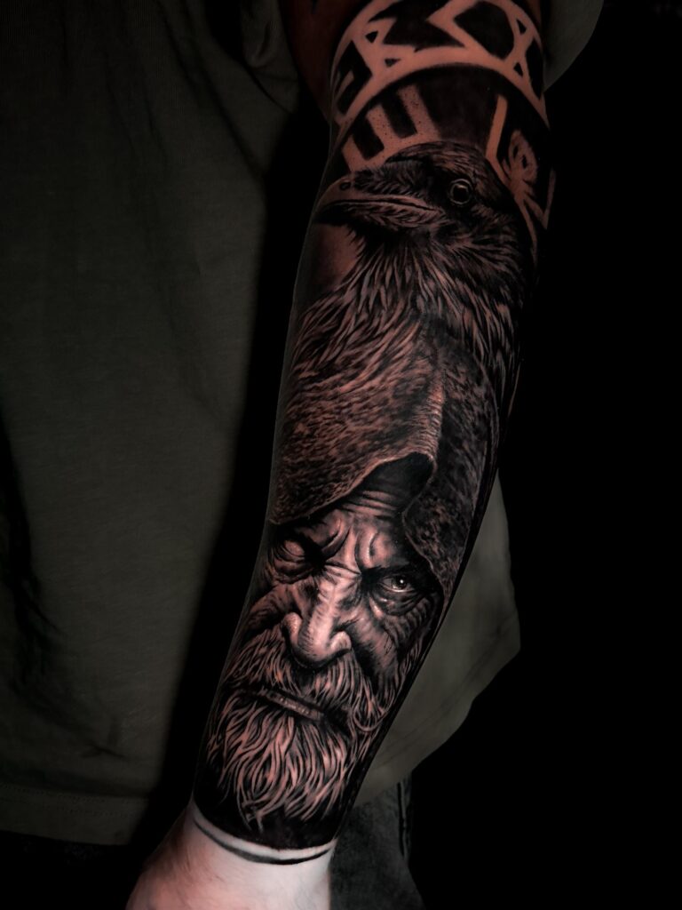 Realistisches Tattoo von Blackout Ink