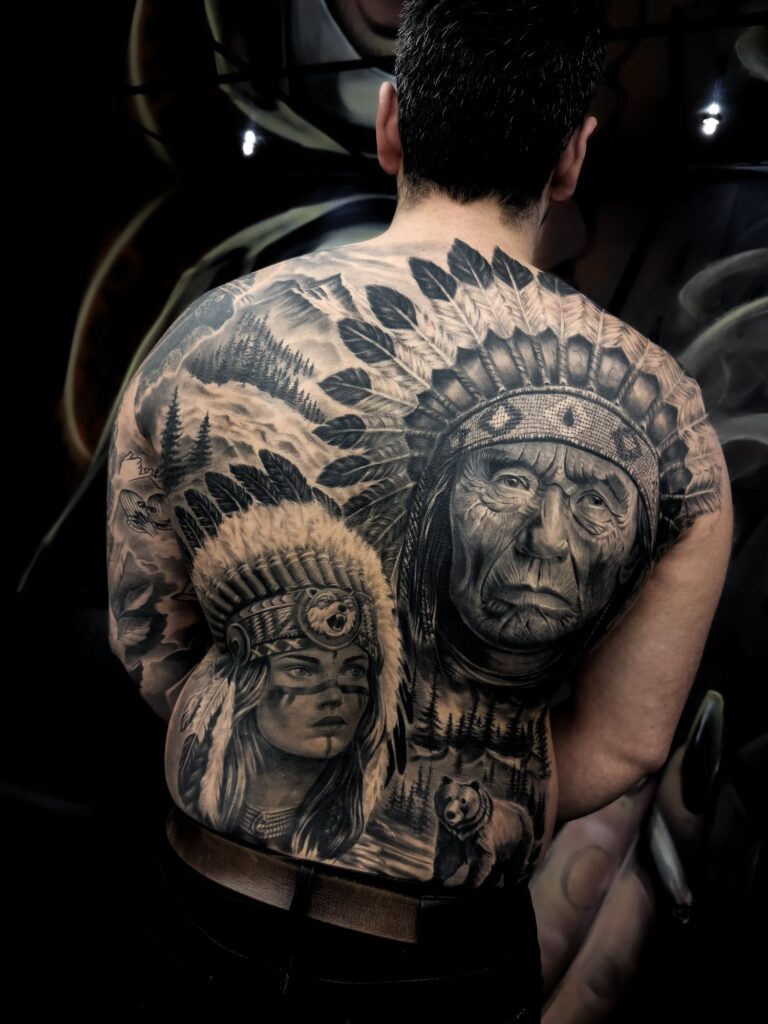 Realistisches Tattoo von Blackout Ink